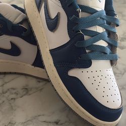 Nike. Jordan AJ 1 Low SE Size 5.5 Brand New 