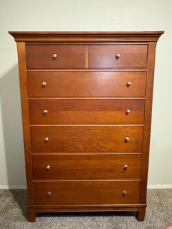 Matching Thomasville Dresser Set