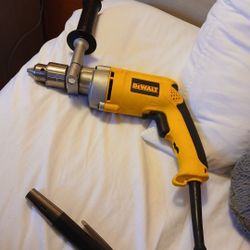 DeWALT 1/2 VSR DRILL