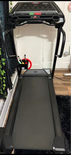CST4.6 Horizon Club Series Treadmill