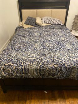 Queen size bed