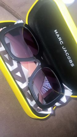 Marc Jacob’s big frame pink sunglasses authentic