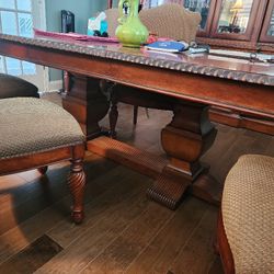 Hickory White Legends Dining Set