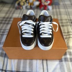 Time Out , Louis Vuitton 