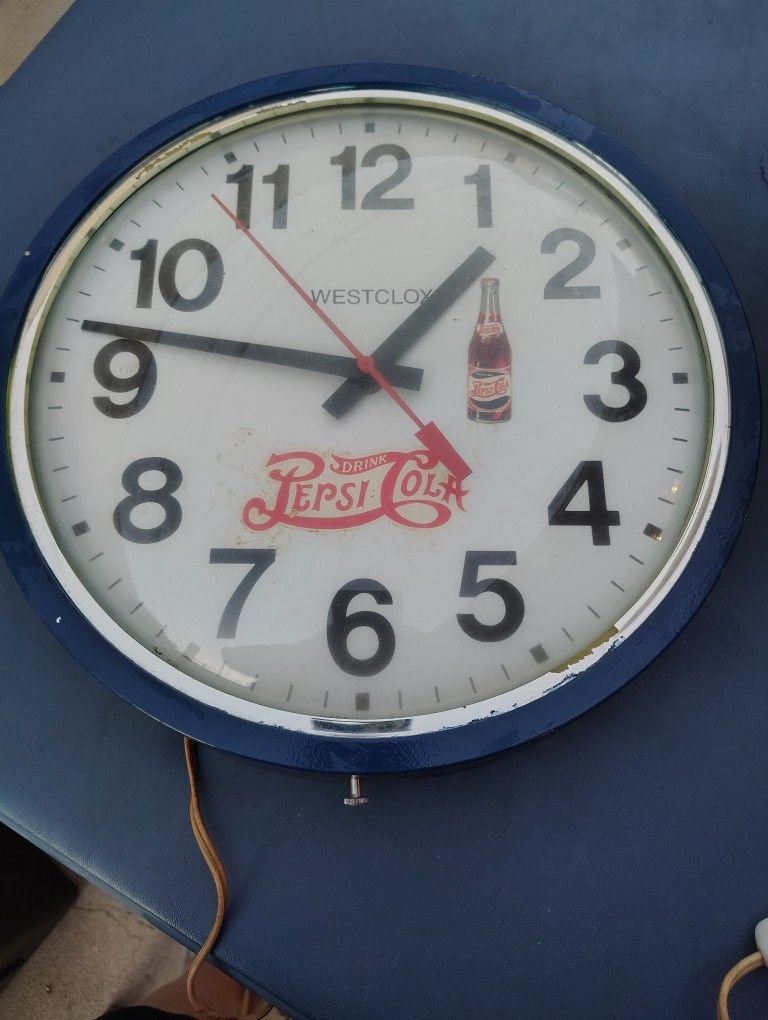 Pepsi Clock.