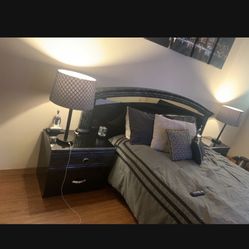 Queen bedroom set 