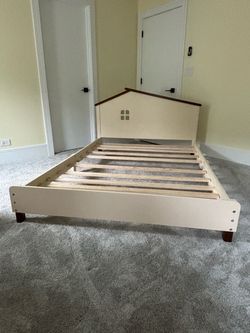 Full Size Wood Platform Bed with House-shaped Headboard