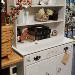 White Hutch