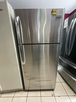 Top And Bottom Refrigerators , Side By Side