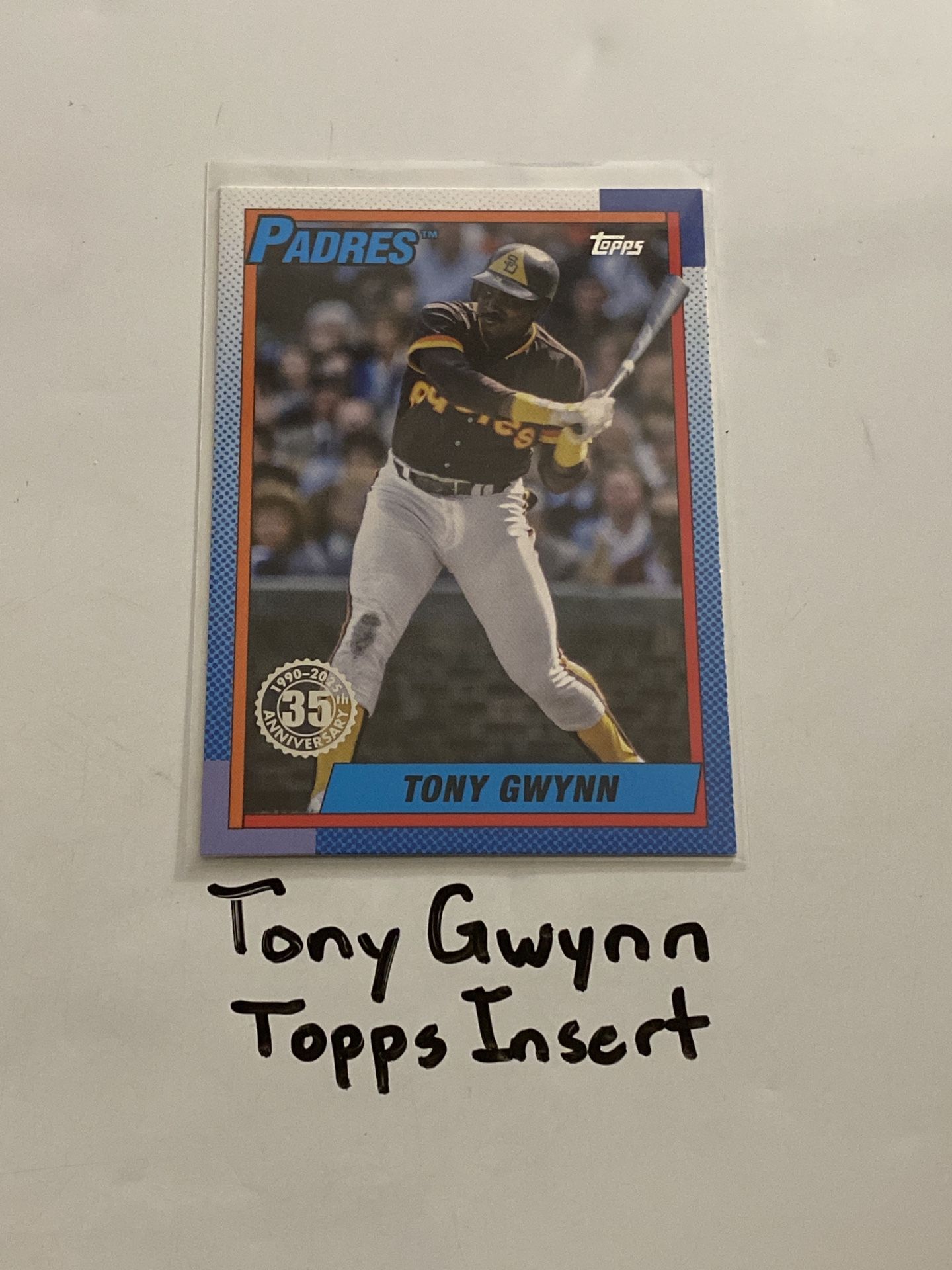 Tony Gwynn San Diego Padres Hall of Fame Outfielder Topps Short Print Insert Card. 