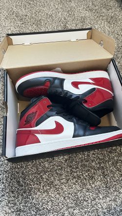 Air Jordan 1 Mid SE