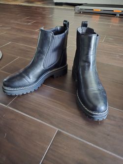 Women's boots - size 11