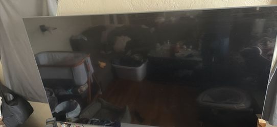 80” LG TV