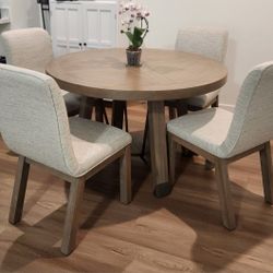Round Table With 4 Chairs