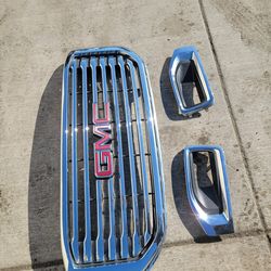 2015-2020 GMC Yukon Denali xl front grille in fog light bezel s
