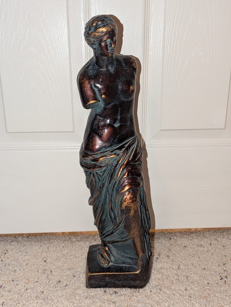 Statue Of Venus de Milo 19 Inches Tall