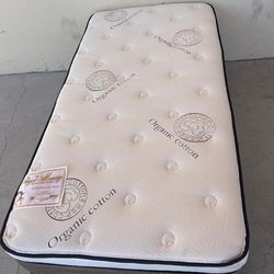 Royal Memory Foam Twin Size Set 