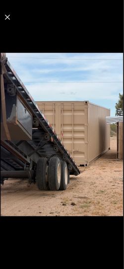 Storage shipping containers