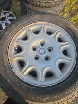Jaguar wheels with 225/60/16 tires 90%