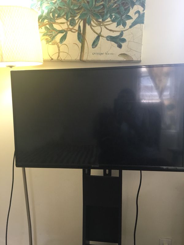 32 Inch Sharp Aquos Smart Tv 80 Stand 40 For In Bayonne 32 Inch Sharp Aquos Smart Tv 80 Stand 40