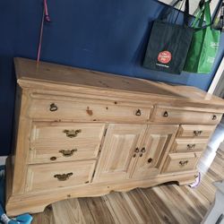 Bedroom Dresser and Large Mirror Thomasville  Light Oak 