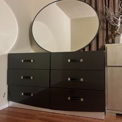 6 Drawer Black Gloss Dresser W/ Mirror