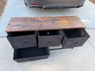 Free shelf with drawers