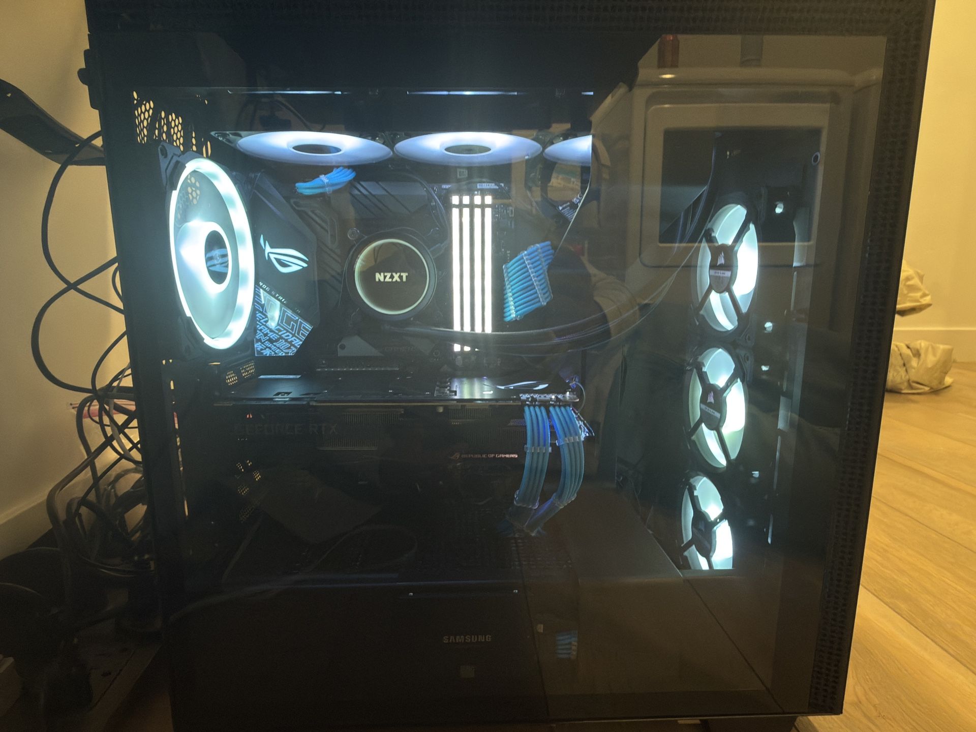 Gaming PC. Great starter! RTX 2080 S, i7,9700K, 32GB RAM, Plenty of storage.