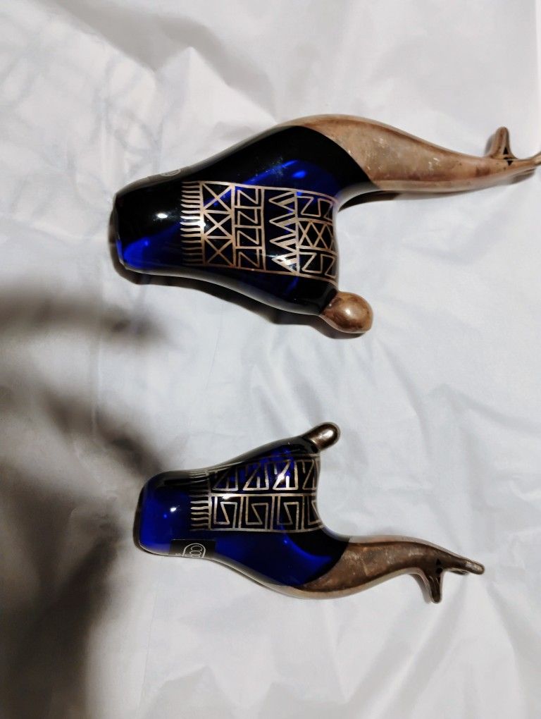 2 Cobalt Blue Lama's 