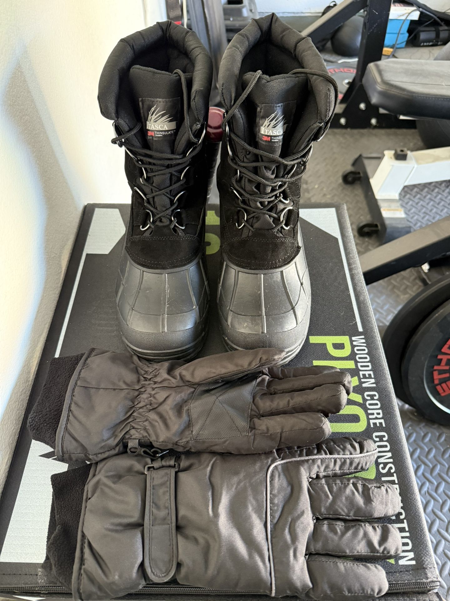 Intasca 3M Insulate Snow Boots and Gloves