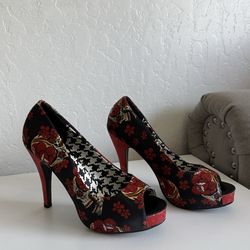 Limited Edition Iron Fist Slow Dance Platform Size 9 NWOT Glittered Heel