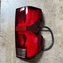 RH 2023-2026 Chevy Colorado LED Tail Light Brake Lamp W/ Bulb Right Passenger side