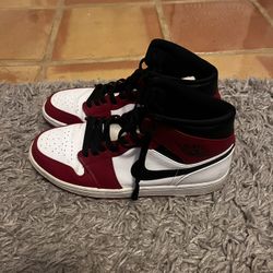 Jordan 1 Mid Chicago