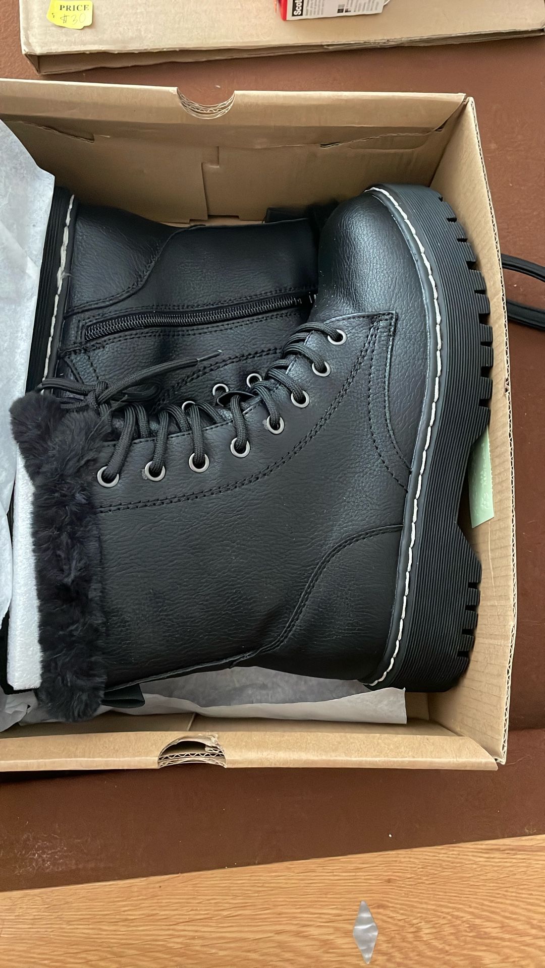 Zip Up Faux Fur Winter Boot WM Size 8