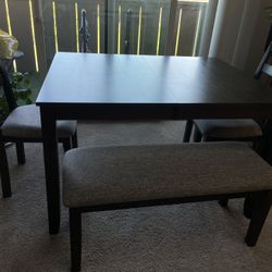 Extendable Dining Table +2 Chairs +bench 