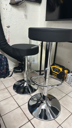 New barstool both 30$