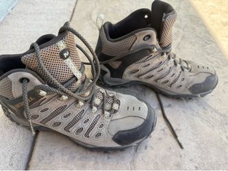 Merrill Hiking Boots Women’s size 8