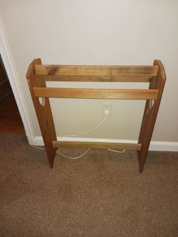 Beautiful wood heart quilt rack