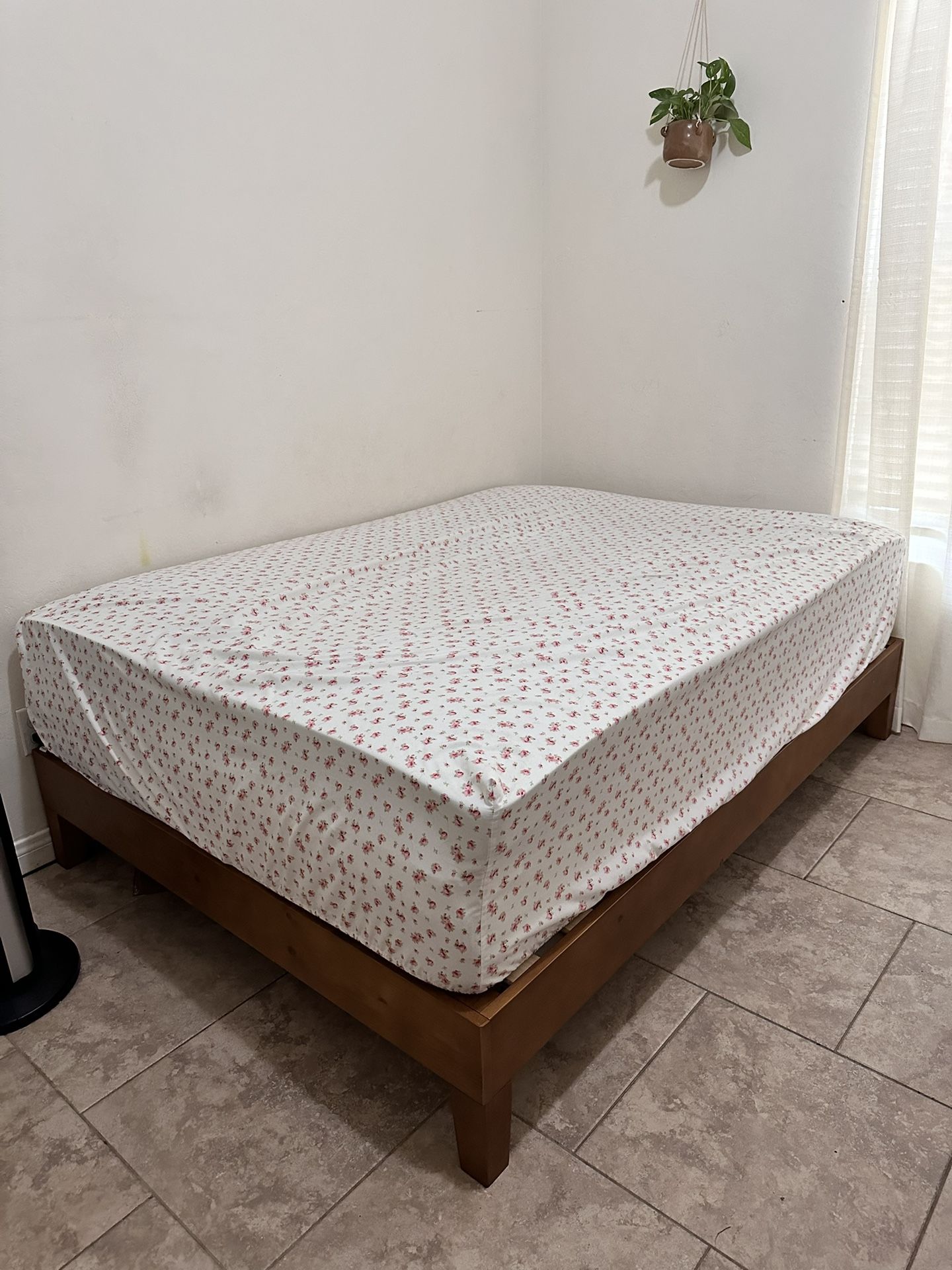 Full size Bedframe