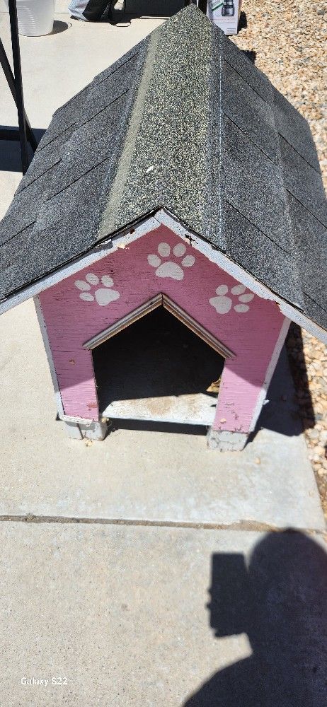 Small Dog House And Kennel
