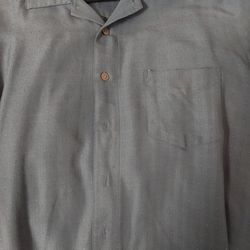 Men's Butten-up. Size Xl