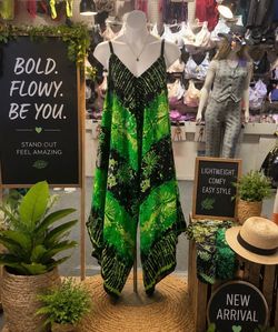 Elegant Green Printed Jumpsuit  Step out in style with this beautiful green printed jumpsuit, designed for comfort and confidence. Featuring a lightwe