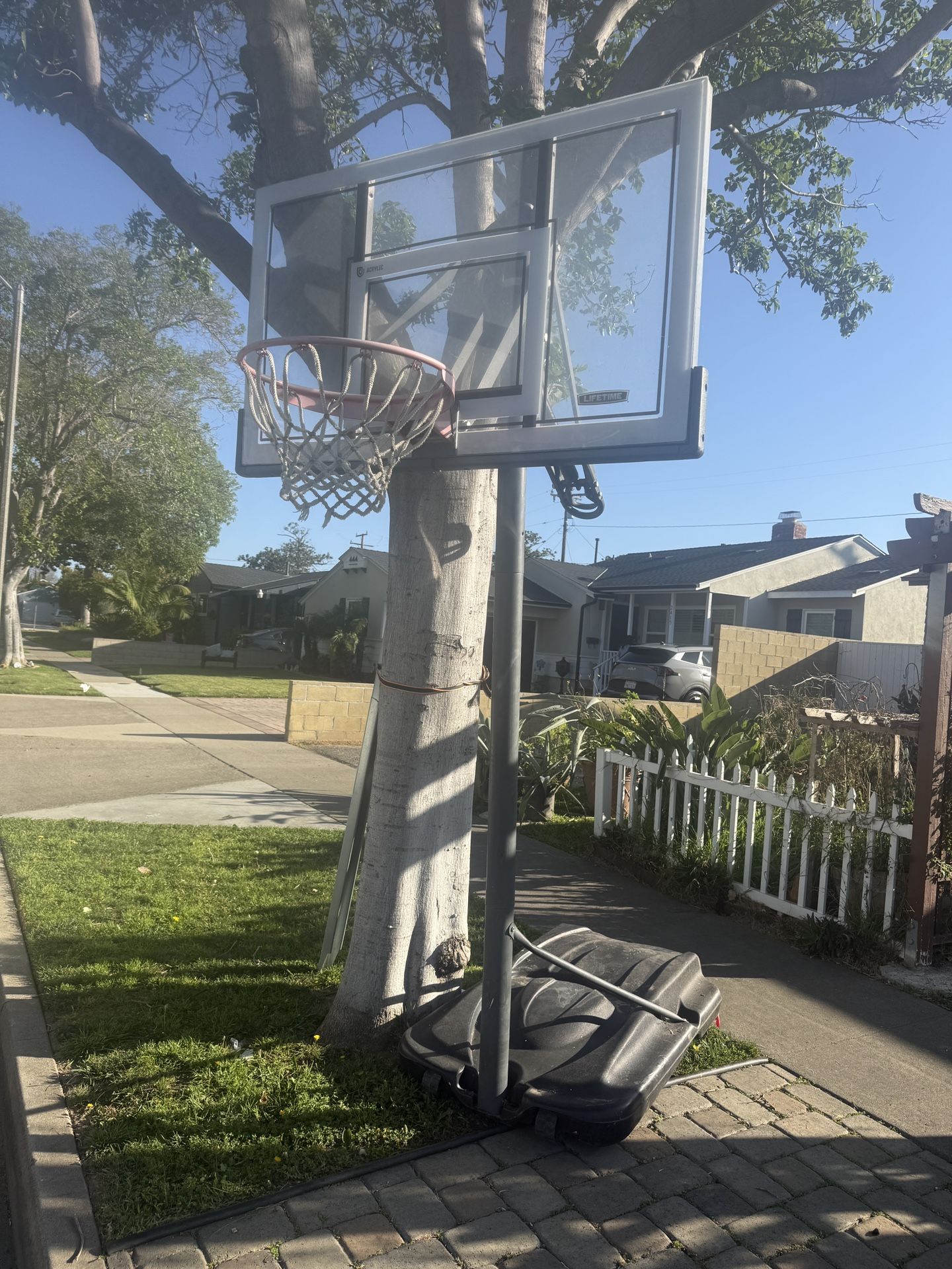 Portable Basket Ball Exterior Hoop Lifetime
