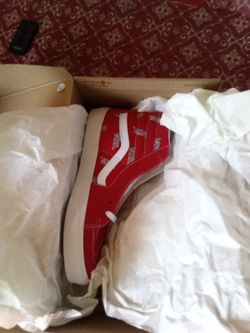 Vans high top shoes 9.5 brand new