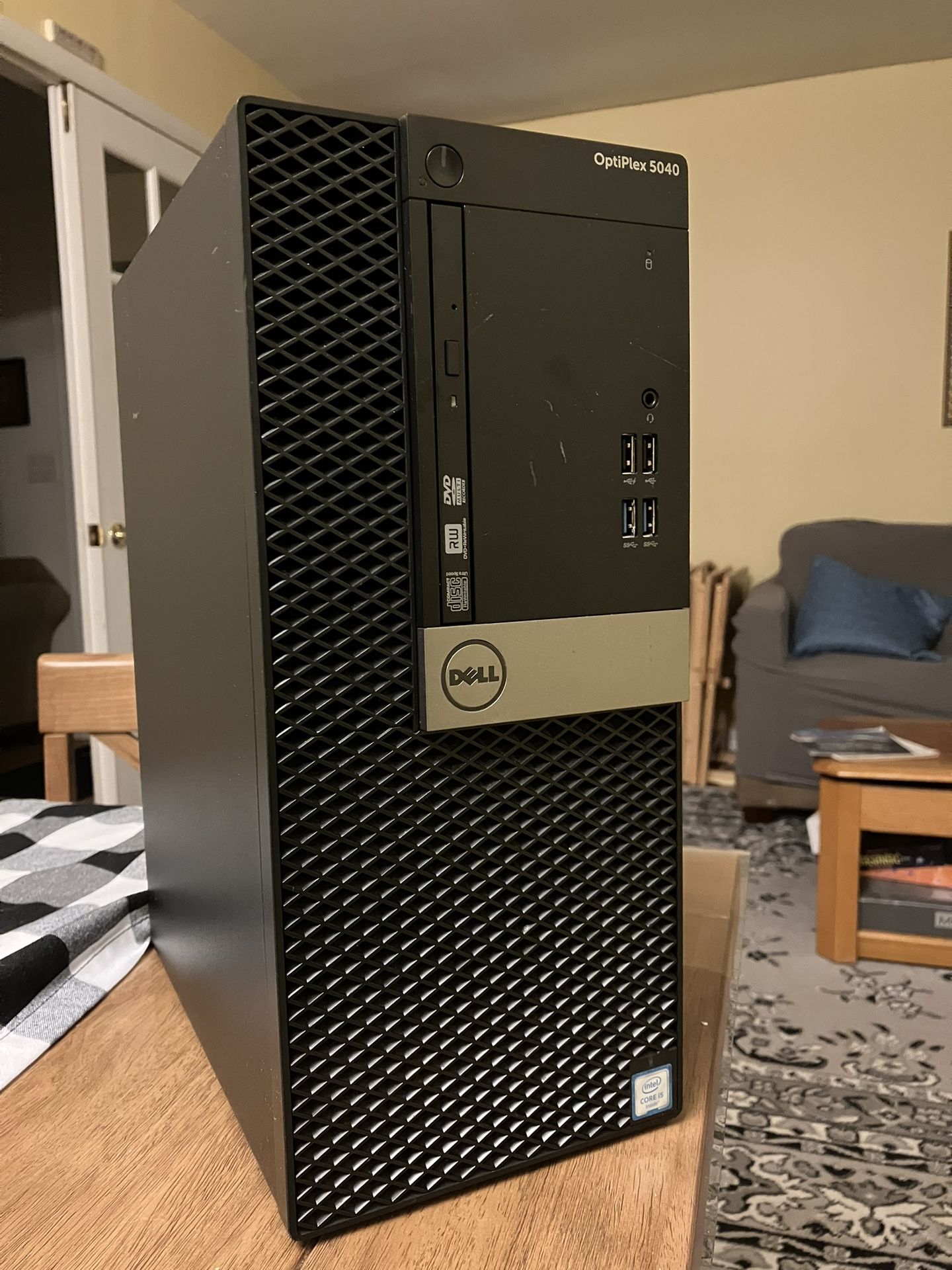 Dell OptiPlex 5040 with Intel I5-6500, 16 GB Ram, AMD RX 570