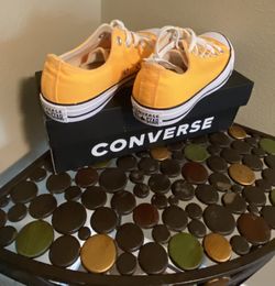 Converse Laser Orange Women’s Size 7