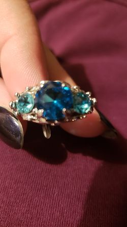 Sz 7 ring different blues stones