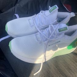 Golfing shoes 10 1/2