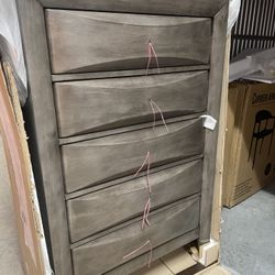 5 Drawer Dresser