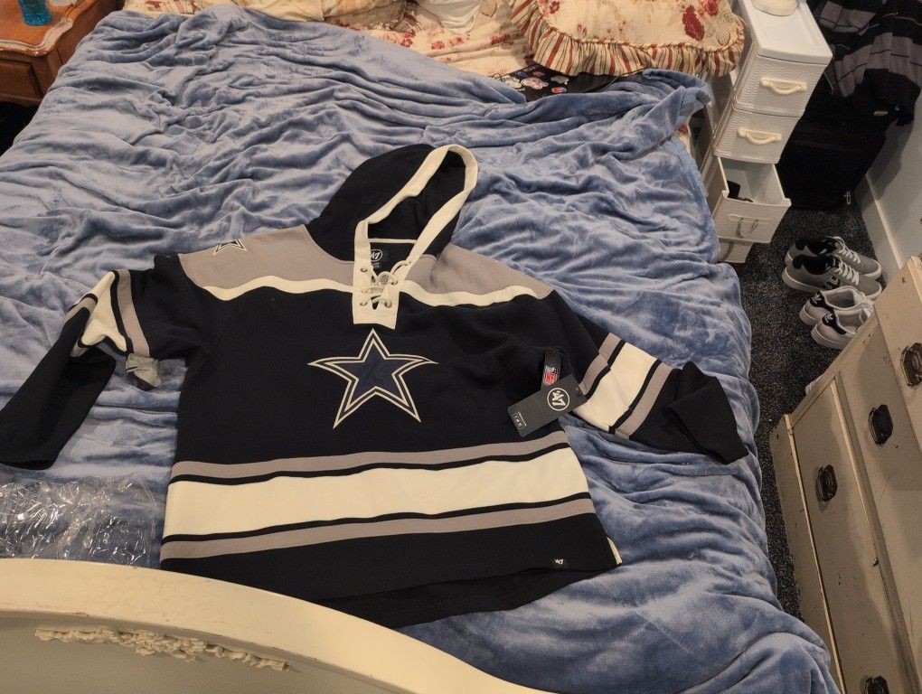 47 Dallas Cowboys Hoodies